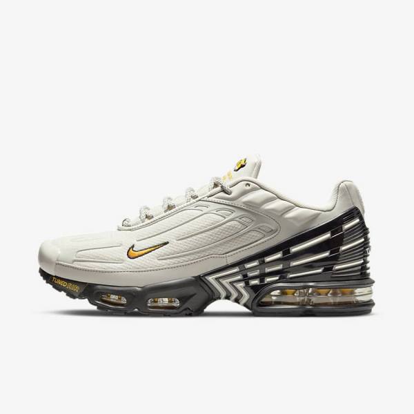 Nike Air Max Plus 3 Miesten Tennarit Vaaleanbeige Mustat Hopea Kultaiset | NK795RMA