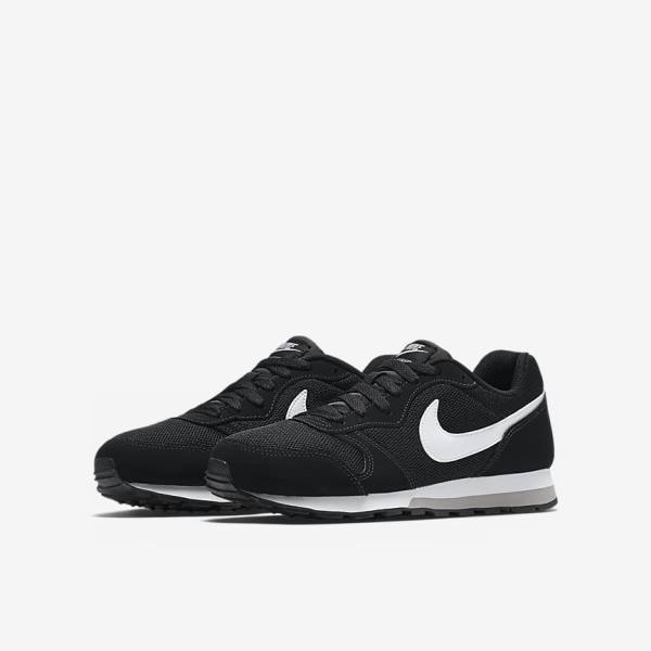 Nike MD Runner 2 Older Lasten Tennarit Mustat Harmaat Valkoinen | NK096FGM