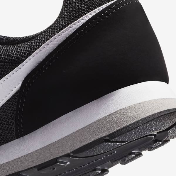 Nike MD Runner 2 Older Lasten Tennarit Mustat Harmaat Valkoinen | NK096FGM