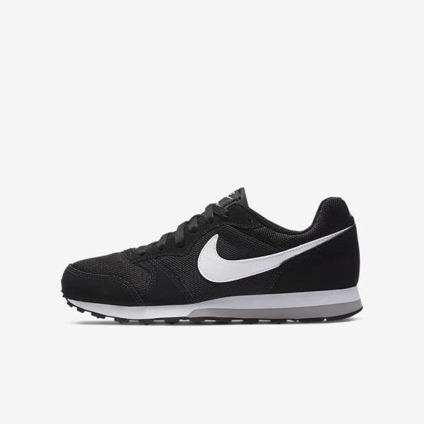 Nike MD Runner 2 Older Lasten Tennarit Mustat Harmaat Valkoinen | NK096FGM