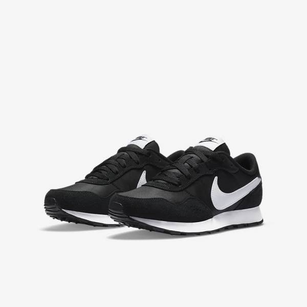 Nike MD Valiant Older Lasten Tennarit Mustat Valkoinen | NK172SEI