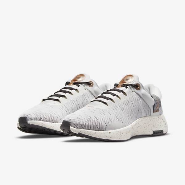 Nike Renew Serenity Run Premium Maantie Naisten Juoksukengät Mustat Tummanharmaat Valkoinen | NK304QZB